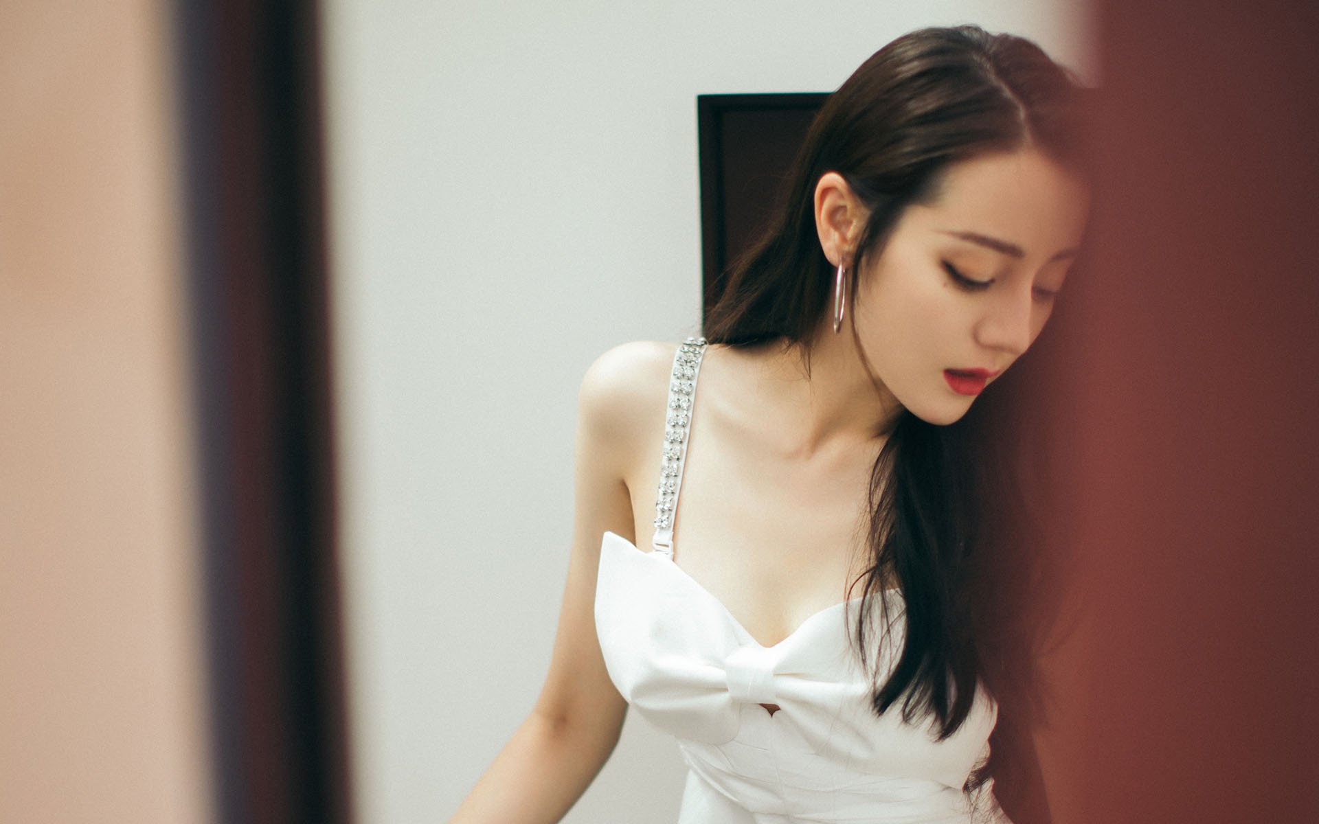 拳击项目裁判争议持续发酵，拳击比赛裁判打选手视频